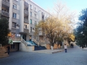 Satılır 2 otaqlı 54 m2 köhnə tikili İzmir parkı