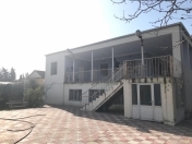 Satılır 4 otaqlı 2400 m2 bağ evi Fatmayı