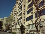 Satılır 3 otaqlı 60 m2 köhnə tikili Gənclik m.