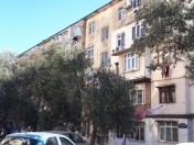 Satılır 2 otaqlı 50 m2 köhnə tikili 1 mkr