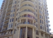 İcarəyə verilir 10 otaqlı 500 m2 ofis Axundov bağı