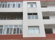 Satılır 3 otaqlı 130 m2 yeni tikili İnşaatçılar m.