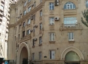 İcarəyə verilir 3 otaqlı 70 m2 köhnə tikili Nərimanov heykəli