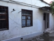 Satılır 10 otaqlı 200 m2 həyət evi Bakıxanov