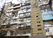 Satılır 2 otaqlı 45 m2 köhnə tikili İnşaatçılar m.