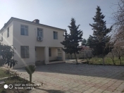 Satılır 5 otaqlı 180 m2 bağ evi Novxanı