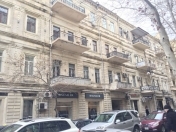 İcarəyə verilir 2 otaqlı 60 m2 köhnə tikili Səbail r.