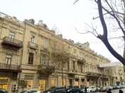 İcarəyə verilir 7 otaqlı 330 m2 köhnə tikili Nizami kinoteatrı