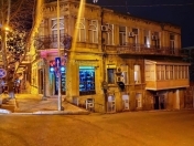 Satılır 4 otaqlı 90 m2 köhnə tikili İçəri Şəhər m.