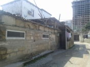 Satılır 3 otaqlı 90 m2 həyət evi Ayna Sultanova heykəli