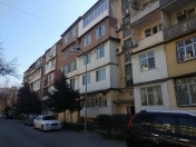 Satılır 2 otaqlı 50 m2 köhnə tikili 8 km