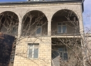 Satılır 5 otaqlı 300 m2 həyət evi Sahil