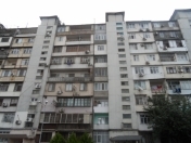 Satılır 2 otaqlı 60 m2 köhnə tikili Ayna Sultanova heykəli