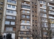 Satılır 3 otaqlı 52 m2 köhnə tikili Azadlıq prospekti m.