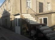 Satılır 10 otaqlı 260 m2 həyət evi Saray