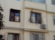 Satılır 3 otaqlı 50 m2 köhnə tikili Gənclik m.