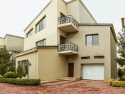 Satılır 7 otaqlı 381 m2 villa Şıxov
