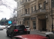 Satılır 1 otaqlı 43 m2 köhnə tikili Sahil m.