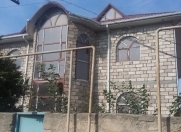 Satılır 6 otaqlı 450 m2 həyət evi Ramana