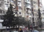 Satılır 2 otaqlı 48 m2 köhnə tikili İnşaatçılar m.