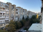 Satılır 3 otaqlı 85 m2 köhnə tikili Xalqlar Dostluğu m.