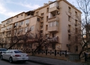 Satılır 3 otaqlı 60 m2 köhnə tikili Xalqlar Dostluğu m.