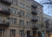 Satılır 1 otaqlı 40 m2 köhnə tikili Sahil m.