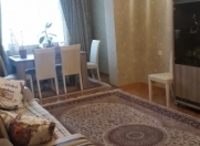 Satılır 4 otaqlı 102 m2 köhnə tikili Xalqlar Dostluğu m.