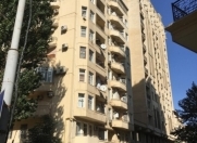 Satılır 3 otaqlı 125 m2 yeni tikili Axundov bağı