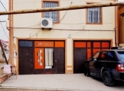 Satılır 5 otaqlı 150 m2 həyət evi Qaraçuxur