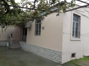 Satılır 4 otaqlı 100 m2 həyət evi Binə