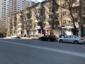 Satılır 1 otaqlı 32 m2 köhnə tikili Elmlər Akademiyası m.