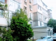 Satılır 3 otaqlı 70 m2 köhnə tikili Neftçilər m.