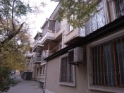 Satılır 1 otaqlı 20 m2 köhnə tikili Koala parkı