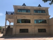 İcarəyə verilir 12 otaqlı 2000 m2 villa Novxanı