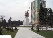 İcarəyə verilir 4 otaqlı 230 m2 yeni tikili Koala parkı