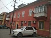 Satılır 2 otaqlı 70 m2 köhnə tikili Rəsulzadə