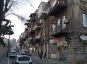 Satılır 3 otaqlı 100 m2 köhnə tikili Qış parkı