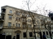 Satılır 4 otaqlı 160 m2 köhnə tikili Sahil m.