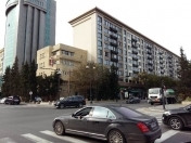 Satılır 2 otaqlı 60 m2 köhnə tikili Gənclik m.