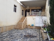 Satılır 2 otaqlı 100 m2 həyət evi İnşaatçılar m.