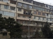 Satılır 3 otaqlı 75 m2 köhnə tikili Xalqlar Dostluğu m.