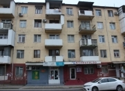Satılır 3 otaqlı 66 m2 köhnə tikili Qara Qarayev m.