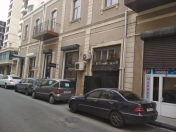 Satılır 2 otaqlı 120 m2 köhnə tikili Sahil m.