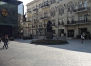 Satılır 5 otaqlı 140 m2 köhnə tikili Fəvvarələr meydanı