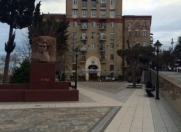 Satılır 3 otaqlı 70 m2 köhnə tikili Dövlət Statistika Komitəsi