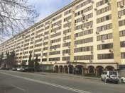 Satılır 2 otaqlı 70 m2 köhnə tikili Atatürk parkı