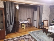 Satılır 3 otaqlı 77 m2 köhnə tikili 4 mkr