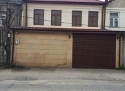 Satılır 6 otaqlı 300 m2 həyət evi Quba