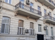 Satılır 2 otaqlı 65 m2 köhnə tikili Qış parkı